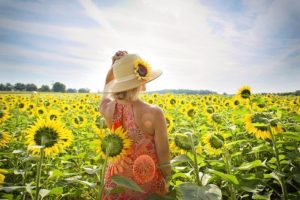 choisir le couleur de vos vêtements en été