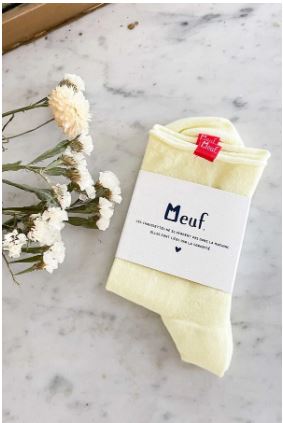 chaussettes dans leur packaging meuf paris